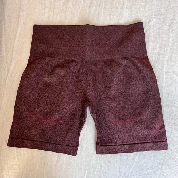 CONTOUR SEAMLESS WORKOUT SHORTS - Picture 2 of 6